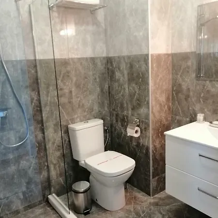 מלון דירות Allure 4*